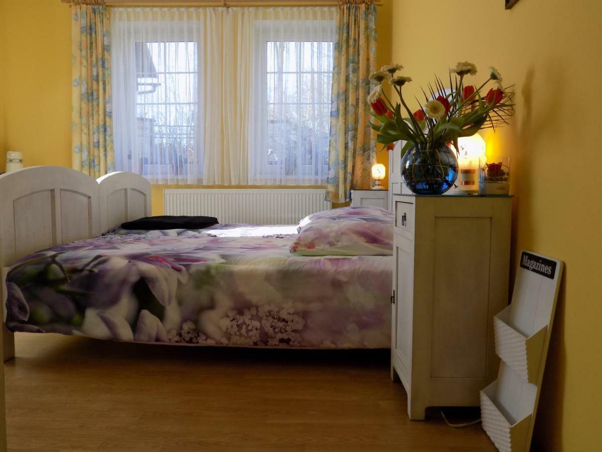 Landhaus Florian Apartment Rovensko pod Troskami ภายนอก รูปภาพ