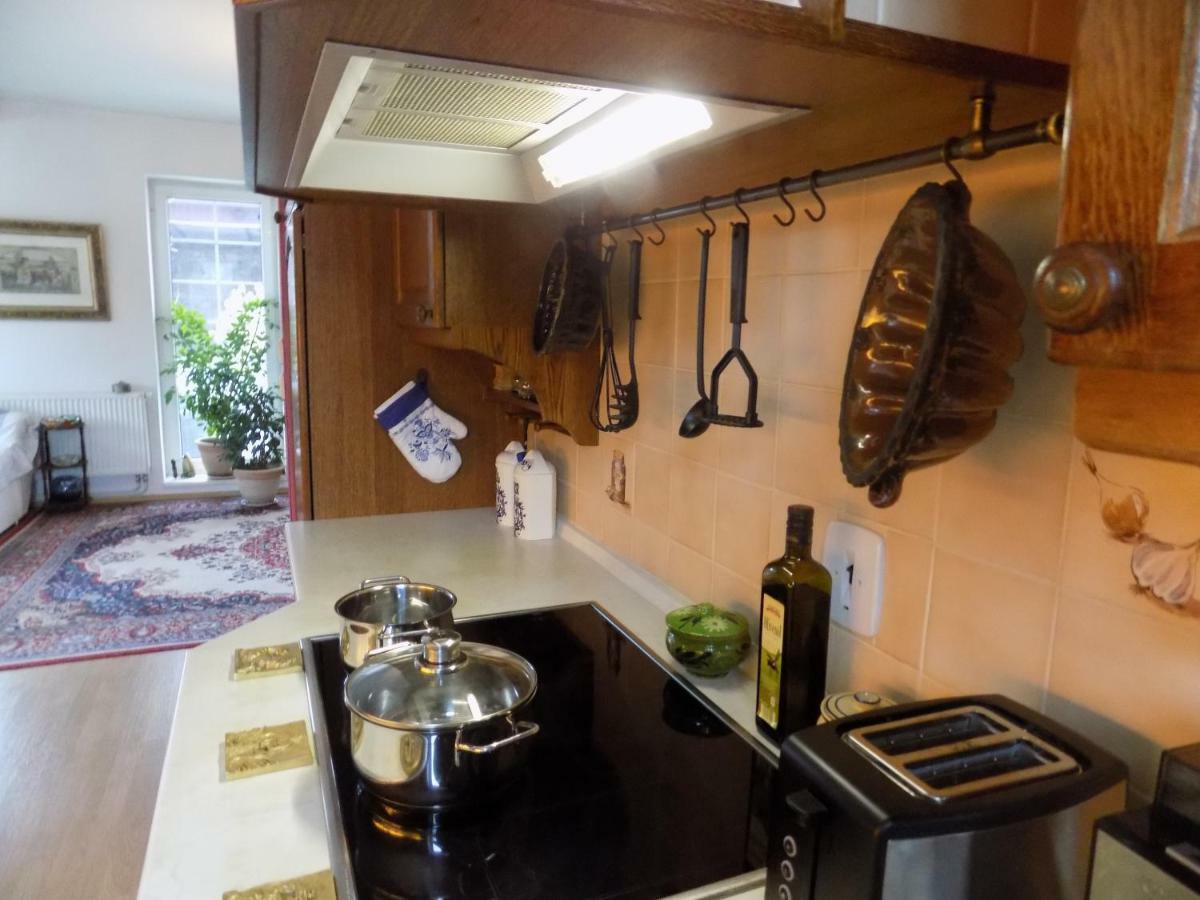 Landhaus Florian Apartment Rovensko pod Troskami ภายนอก รูปภาพ