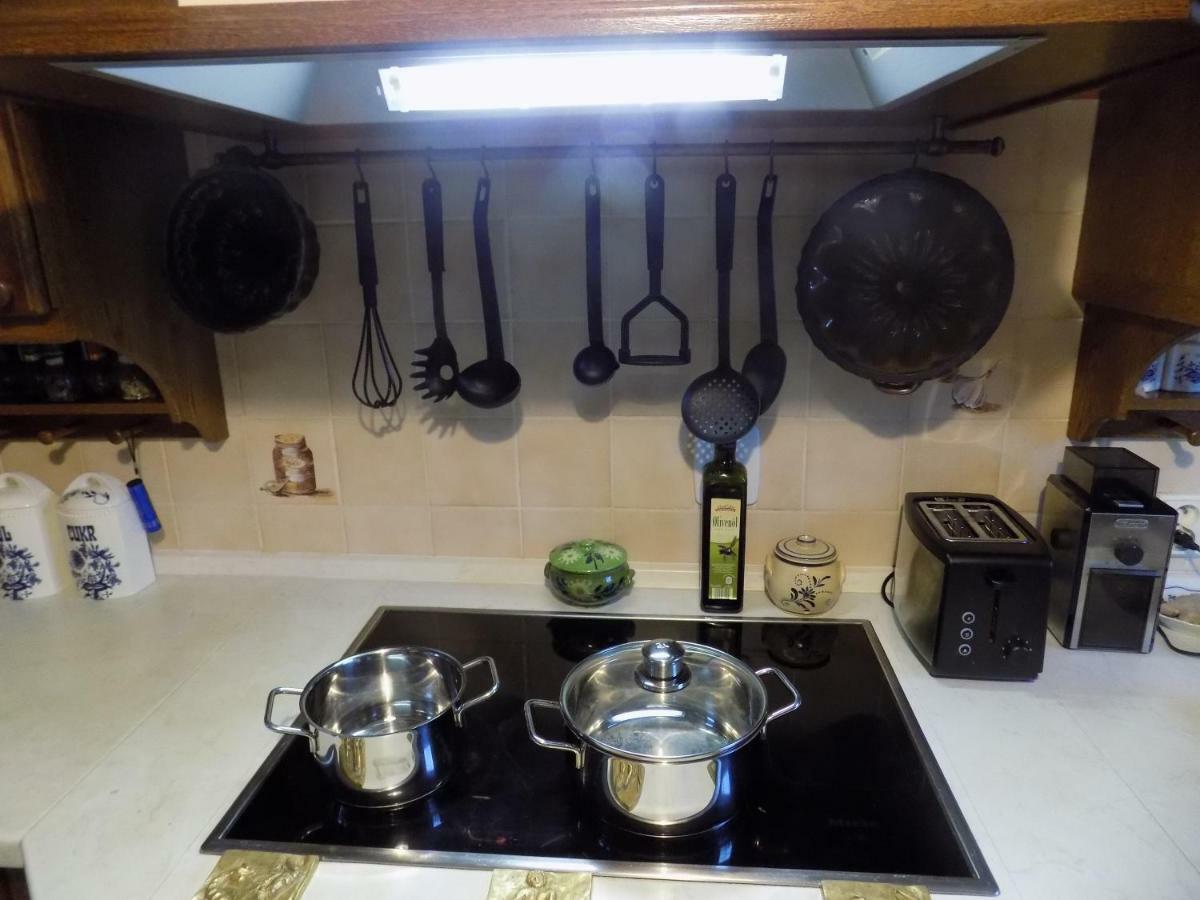 Landhaus Florian Apartment Rovensko pod Troskami ภายนอก รูปภาพ